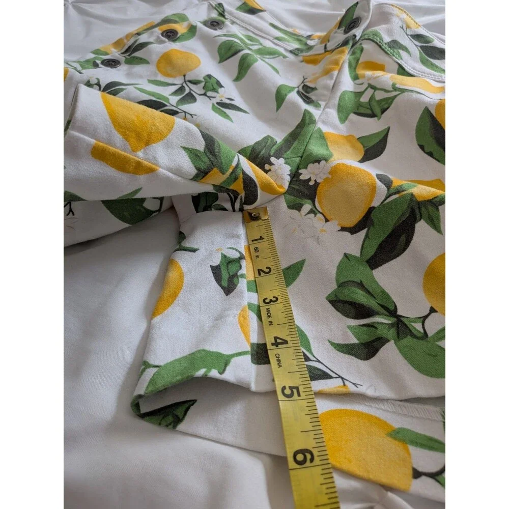 Isaac Mizrahi NY Lemon Print Shorts Women's 8 White Yellow Cotton Stretch Preppy